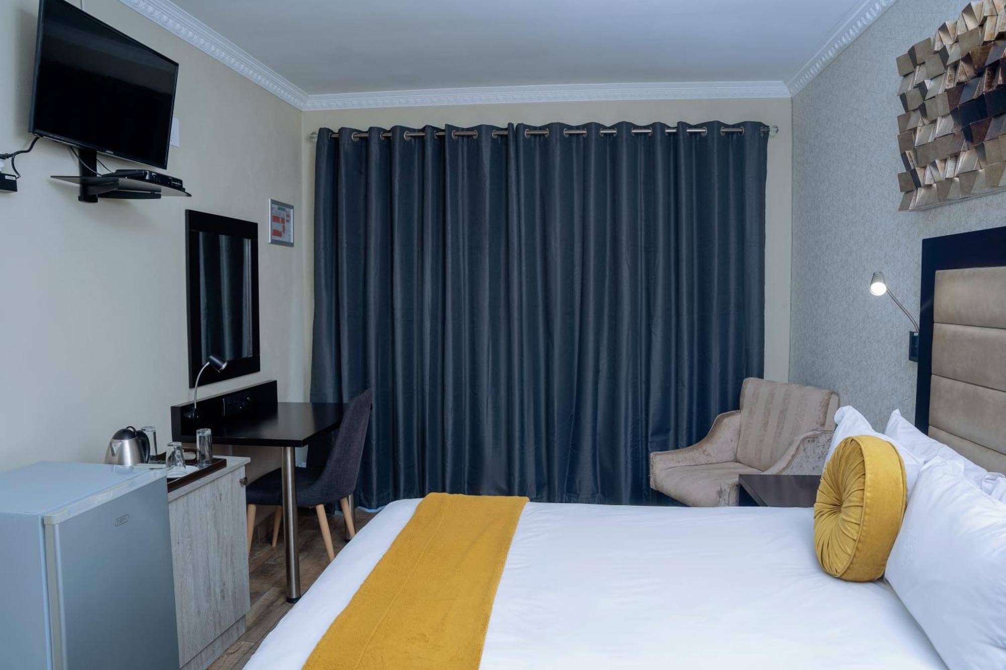 Q'S Boutique Stay Standerton Eksteriør billede