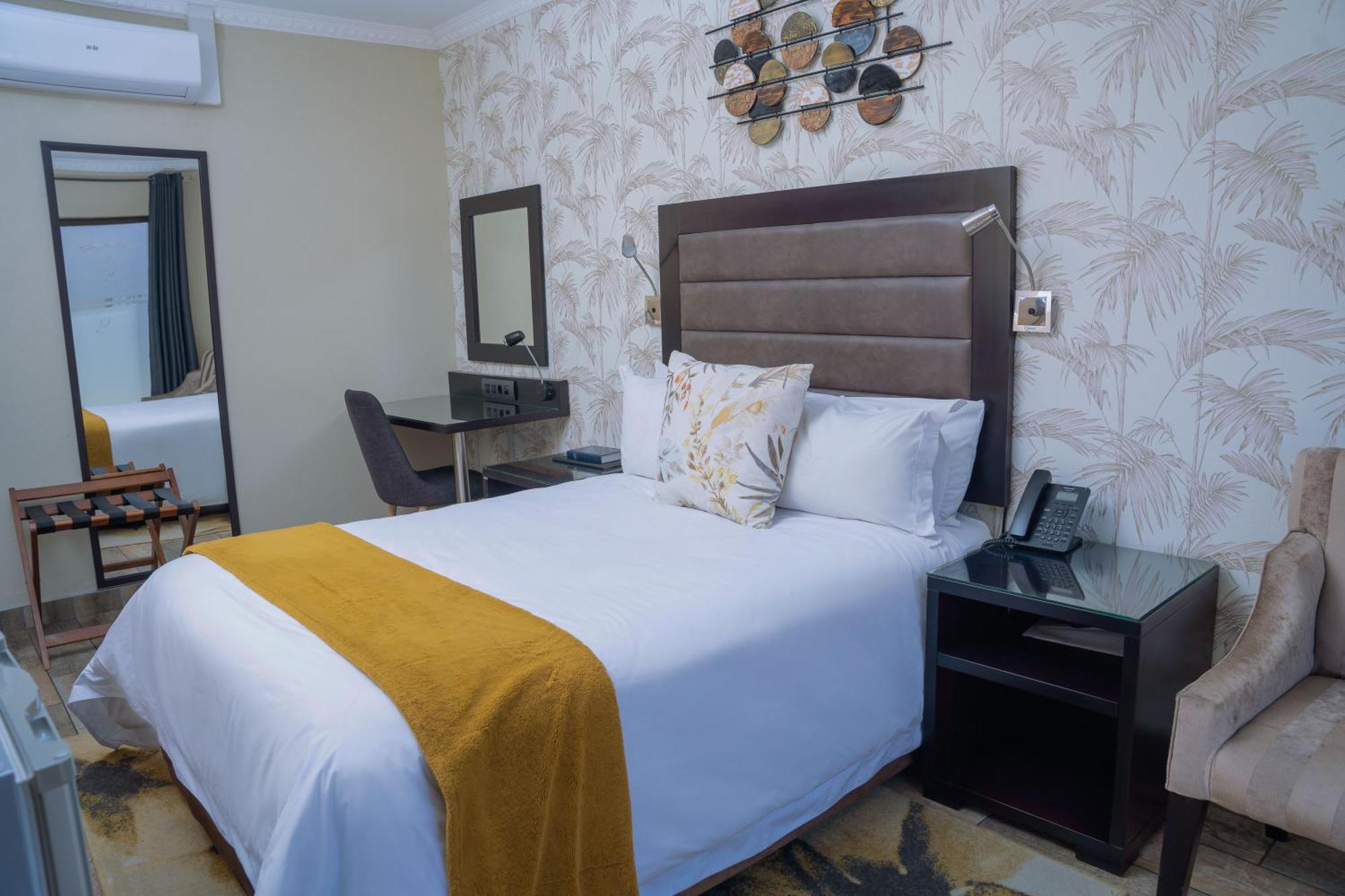 Q'S Boutique Stay Standerton Eksteriør billede