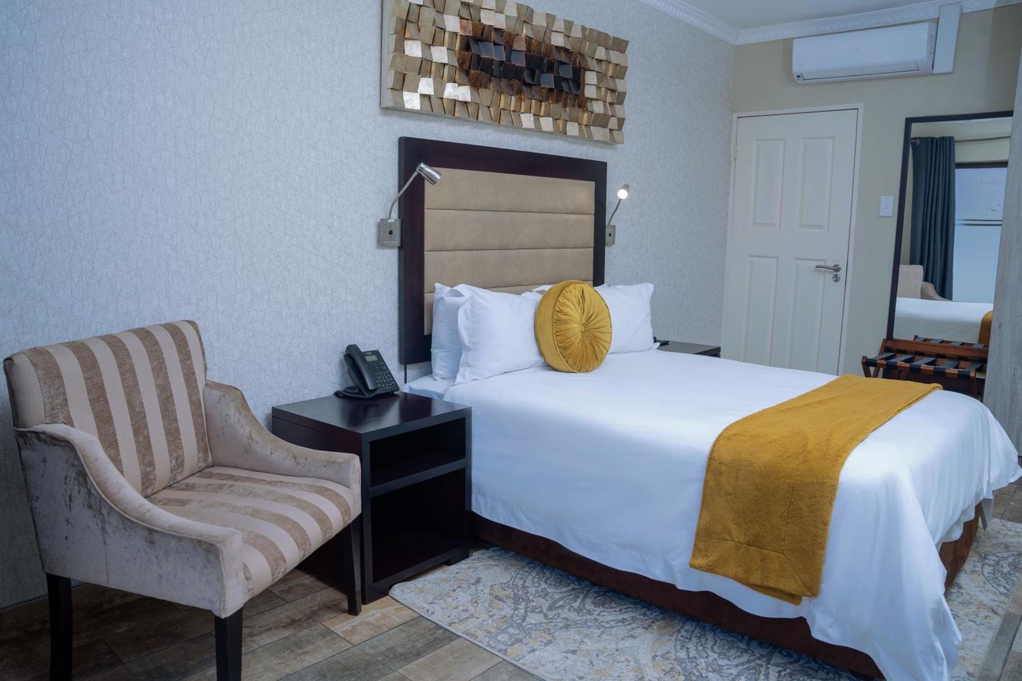 Q'S Boutique Stay Standerton Eksteriør billede